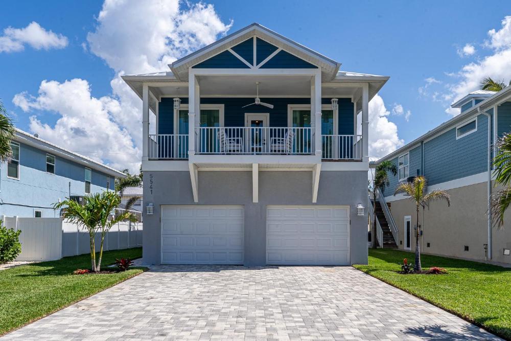 Four-Bedroom Vacation Home interior